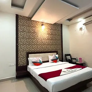 *** Hotel Aj Palace India